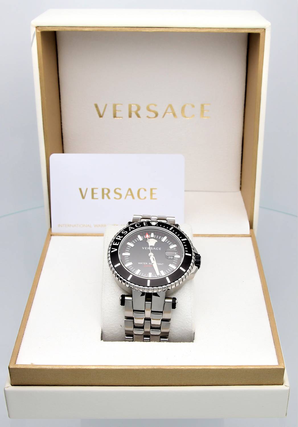 Versace V-Race Diver Herrenuhr Silber Stahl Schwarzes Zifferblatt 46mm VEAK00318